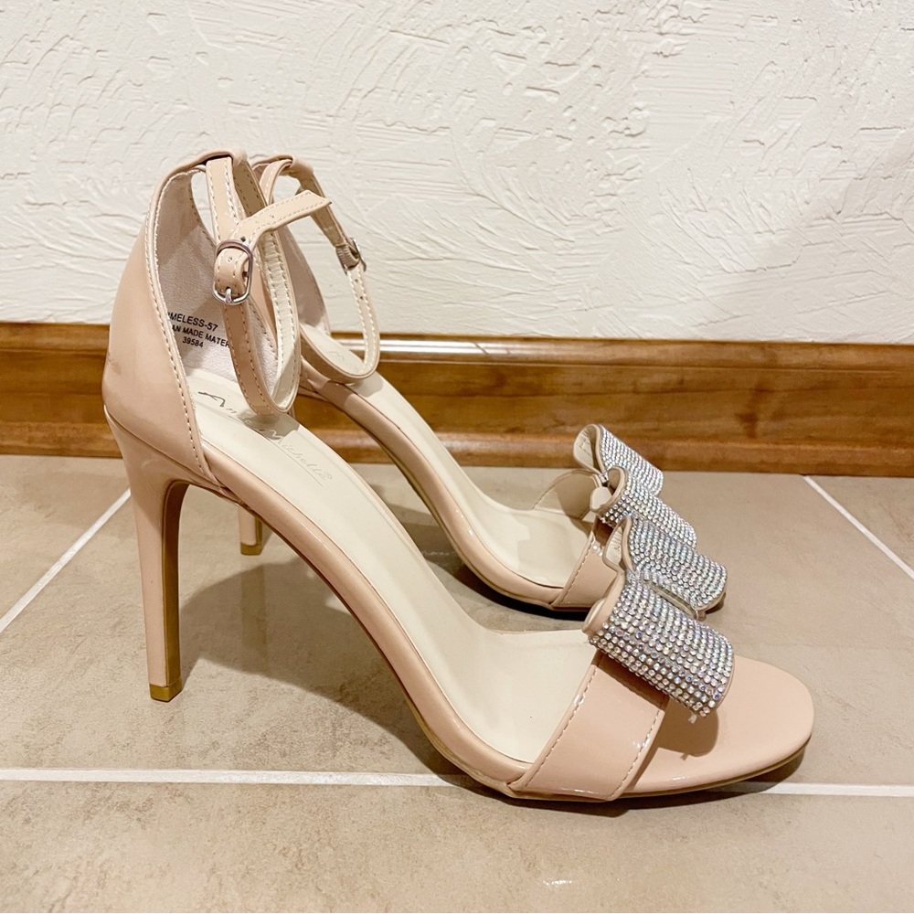 NEW Anne Michelle Nude Rhinestone Bow Ankle Strap Heels Shoes